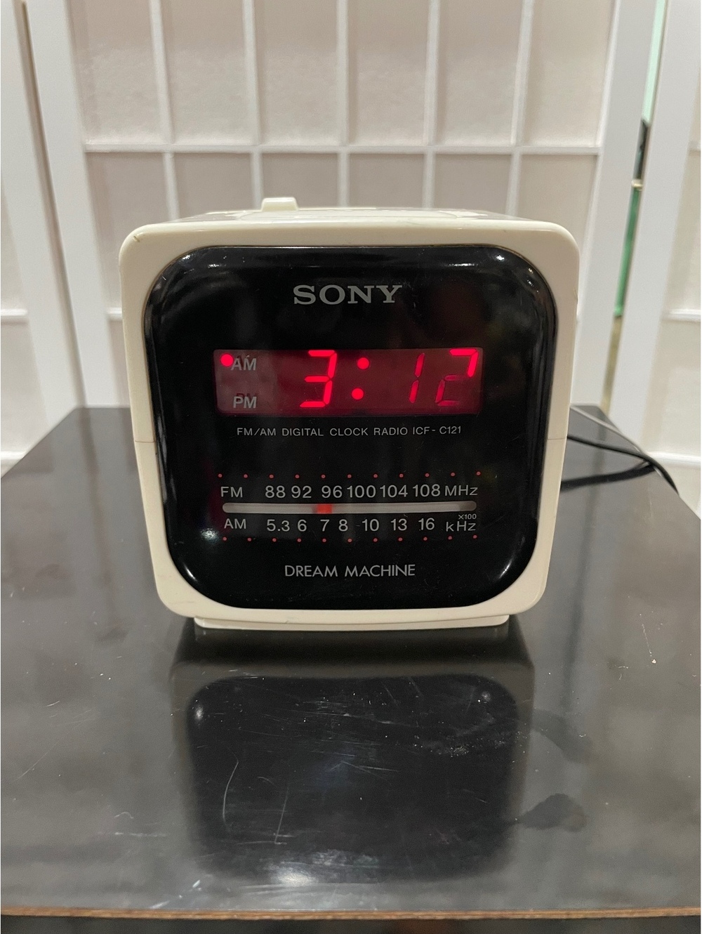 Sony Dream Machine FM/AM Digital Clock Radio ICF-C121 Vintage White